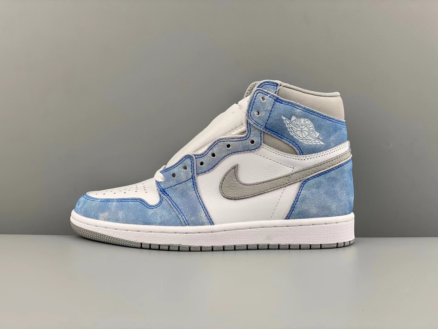 Jordan 1 High “Hyper Royal” (남)