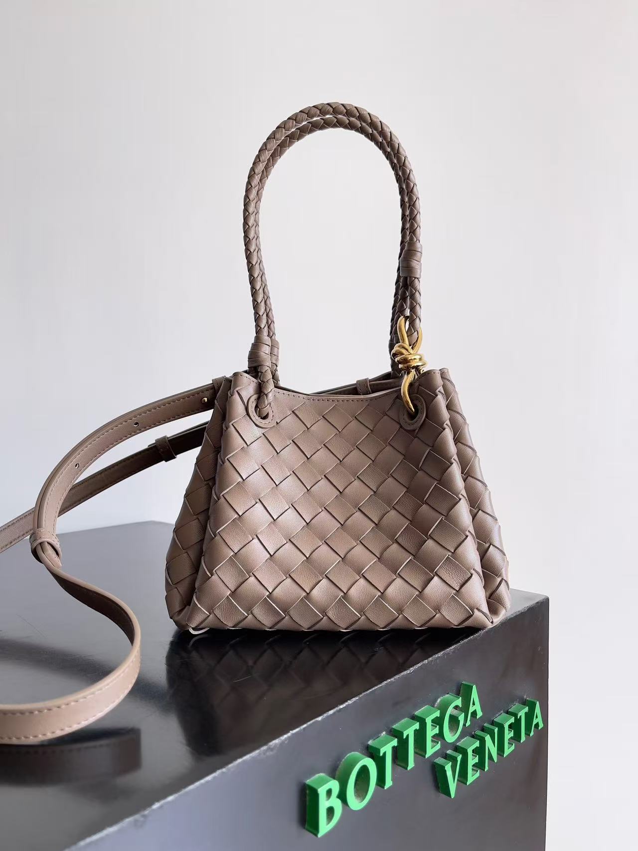 Parachute ( 20*16.5*17cm )