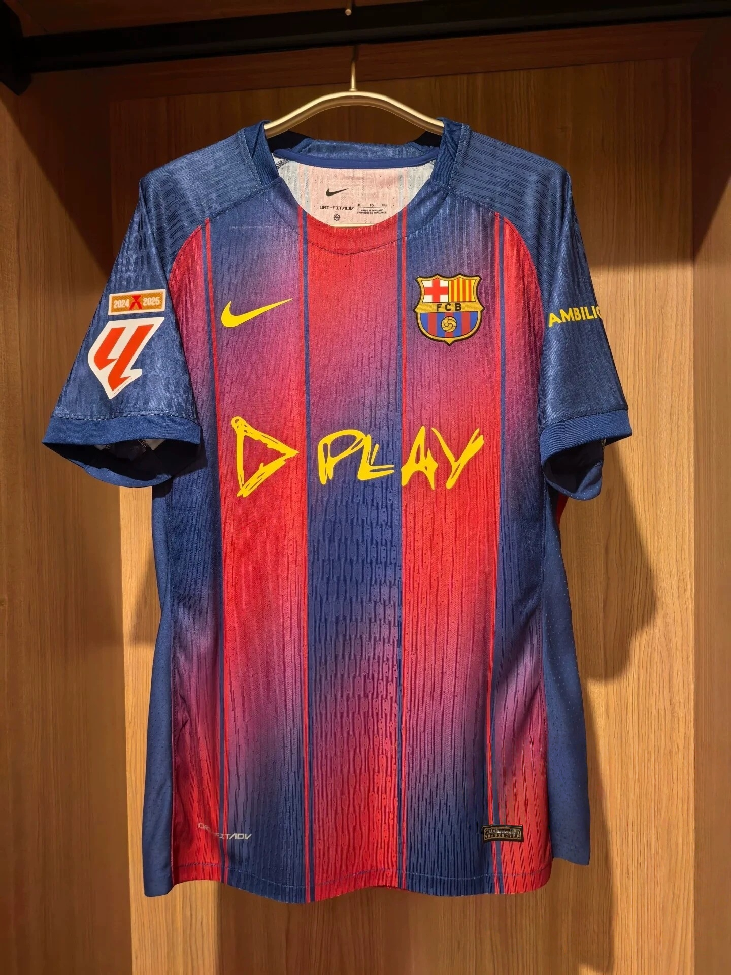 바로셀로나 & Ed Sheetan Play 어센틱 유니폼