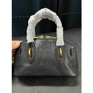 Miumiu Aventure (21*8*13.2cm)
