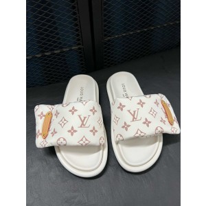 LV Pool Pillow Comfort