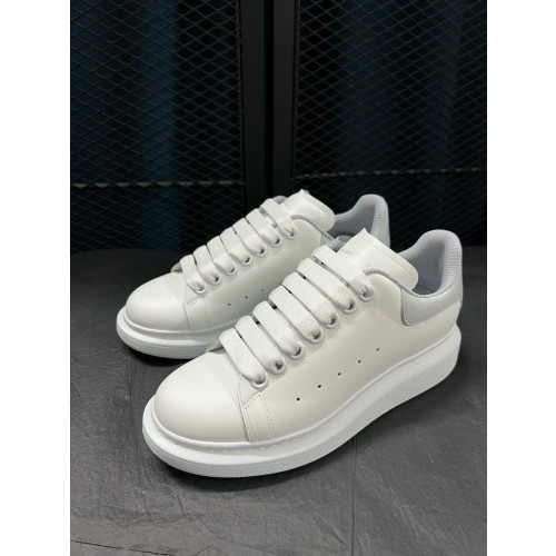 Alexander McQueen Larry