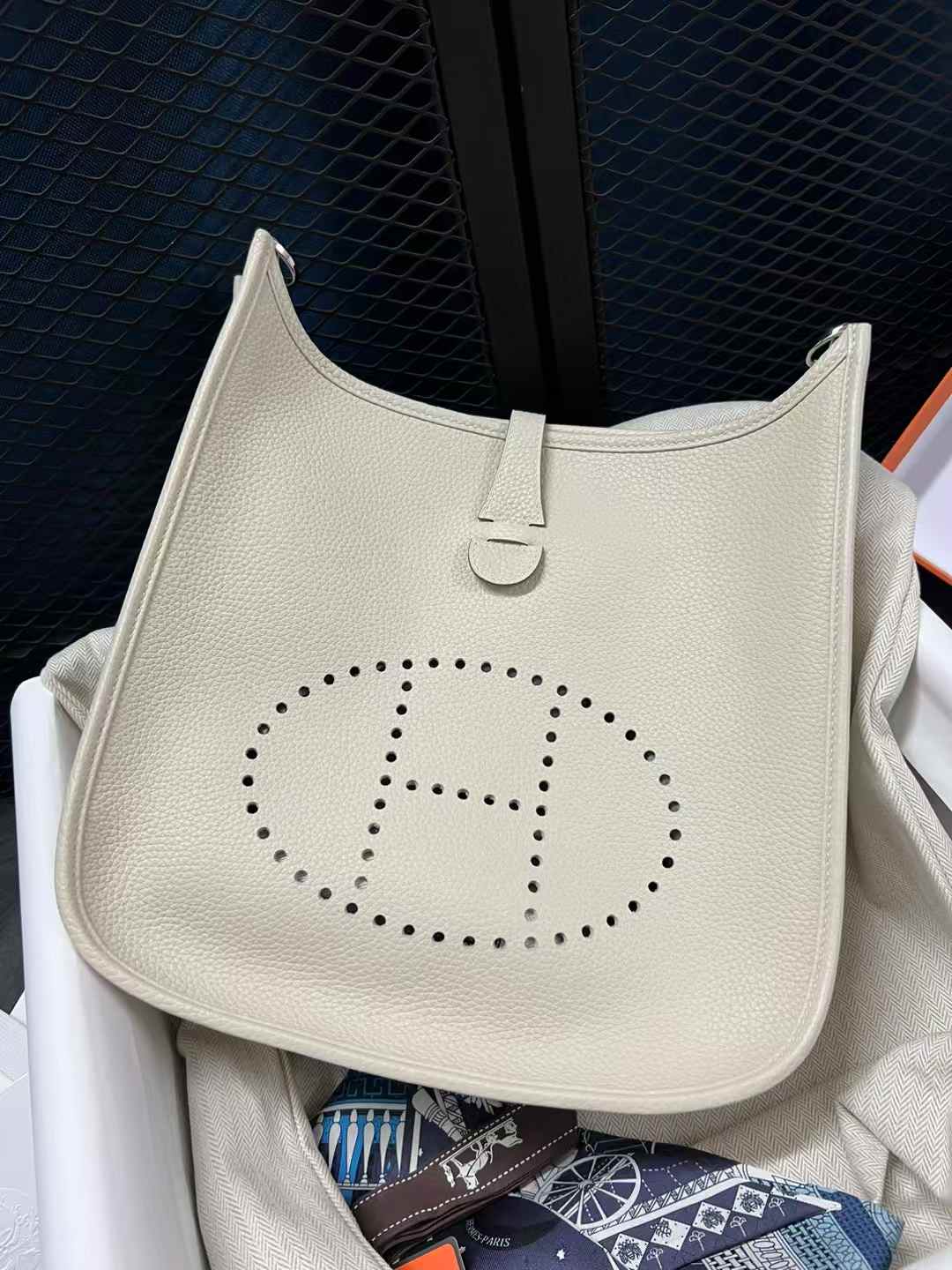 Evelyne mini 16 (16*5*18cm)