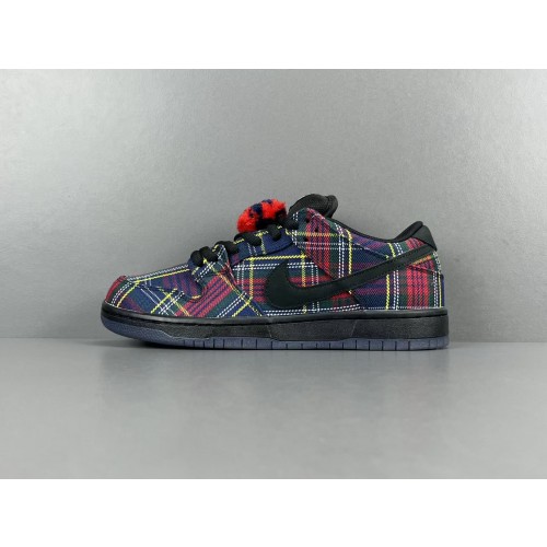 Nike x Supreme Dunk SB Low